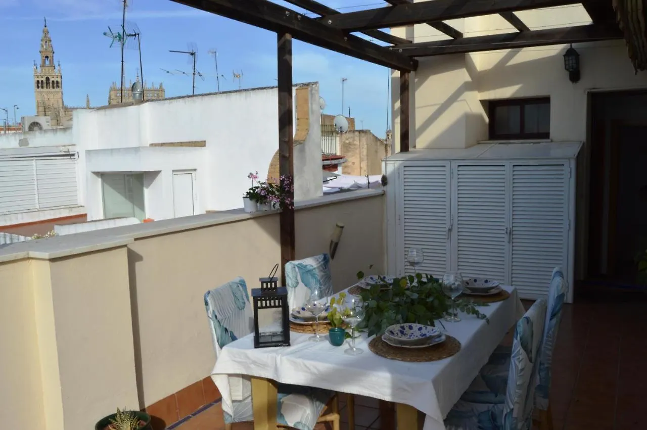 Homeyseville-Amazing Penthouse Giralda Views 8 Pax, Parking Optional Seville