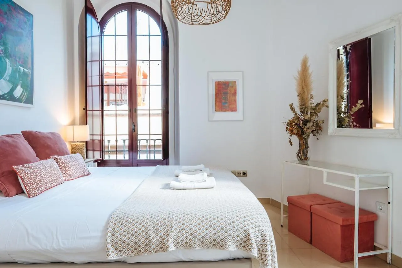 Homeyseville-Amazing Penthouse Giralda Views 8 Pax, Parking Optional Spain