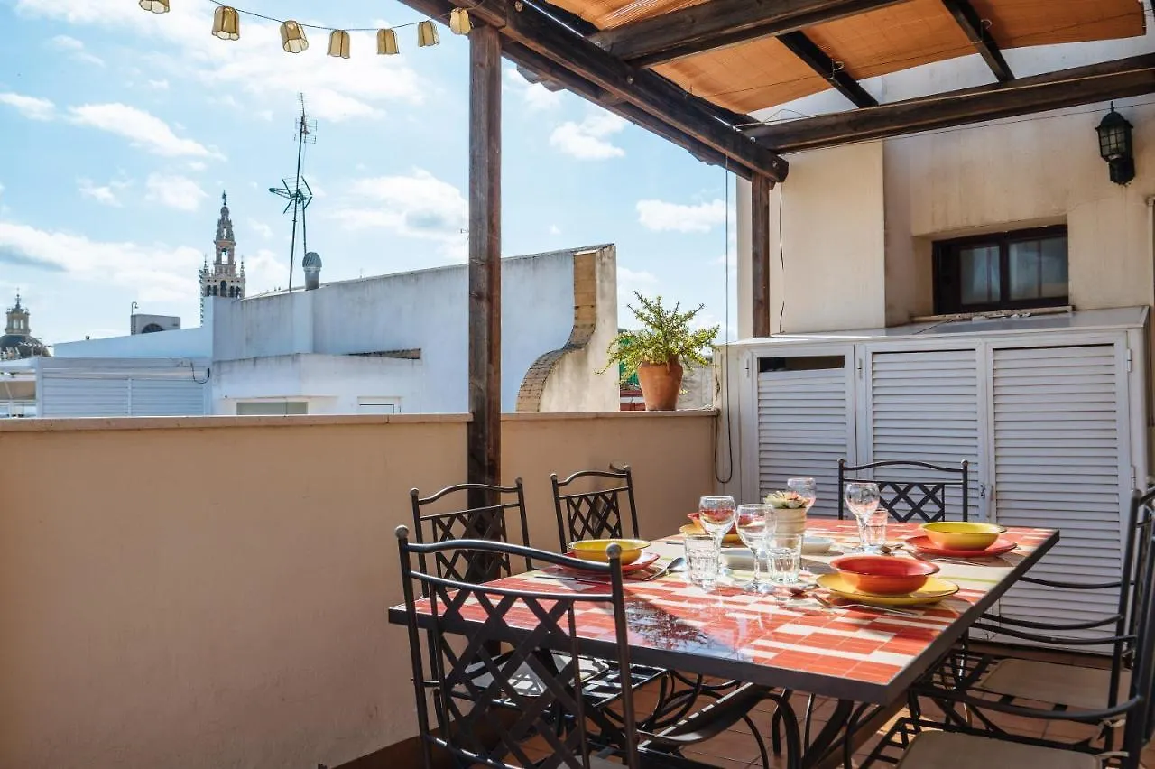 Homeyseville-Amazing Penthouse Giralda Views 8 Pax, Parking Optional Seville