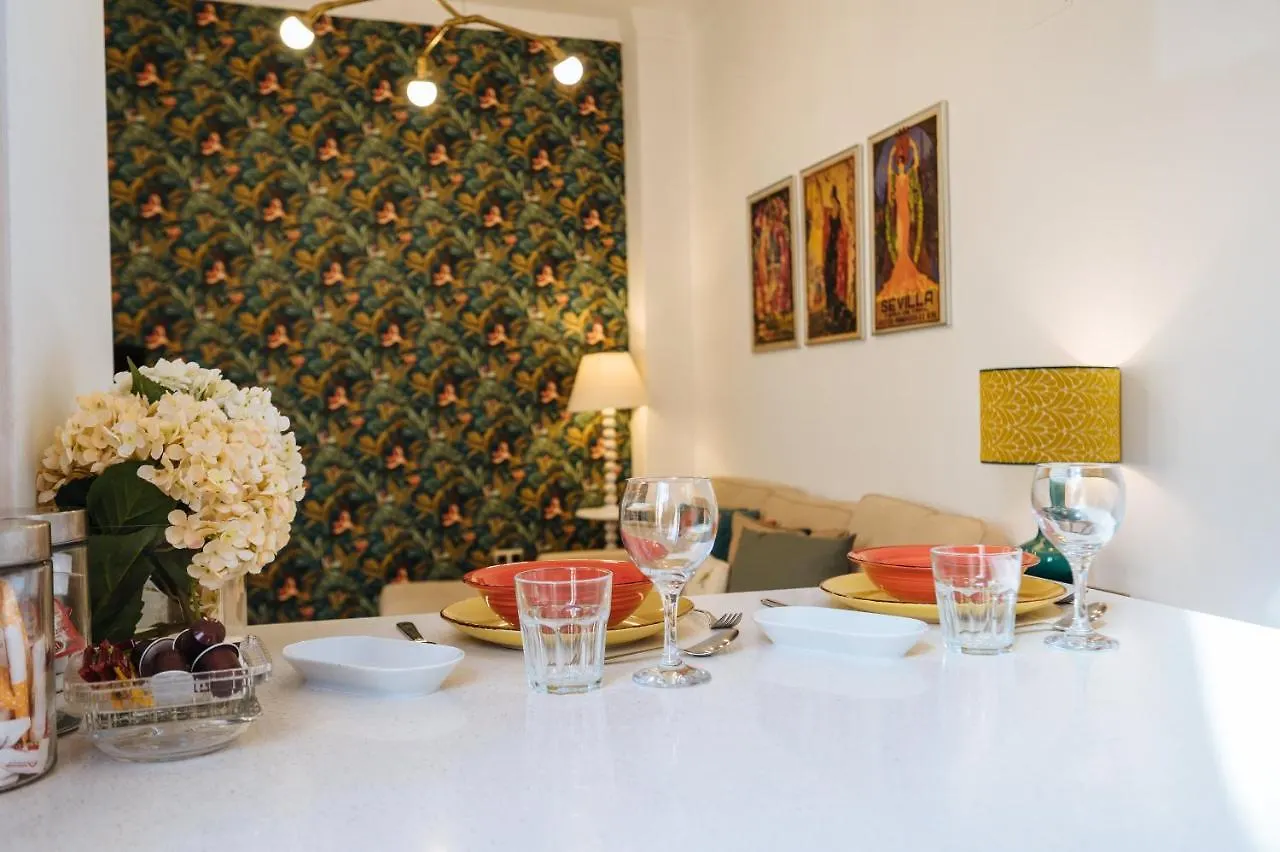 Homeyseville-Amazing Penthouse Giralda Views 8 Pax, Parking Optional Apartment Seville