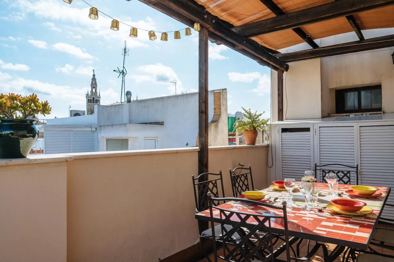 Homeyseville-Amazing Penthouse Giralda Views 8 Pax, Parking Optional ספרד