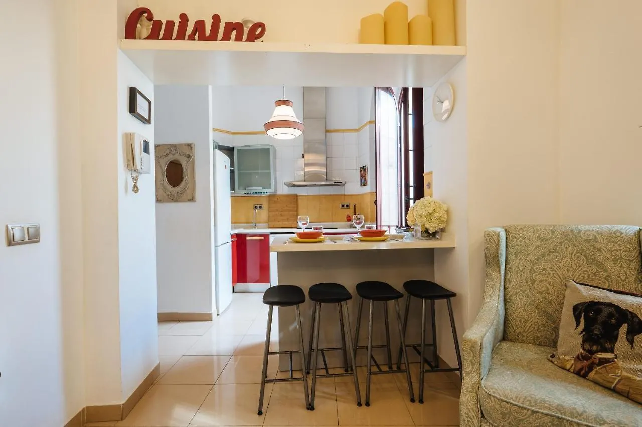 Homeyseville-Amazing Penthouse Giralda Views 8 Pax, Parking Optional דירה