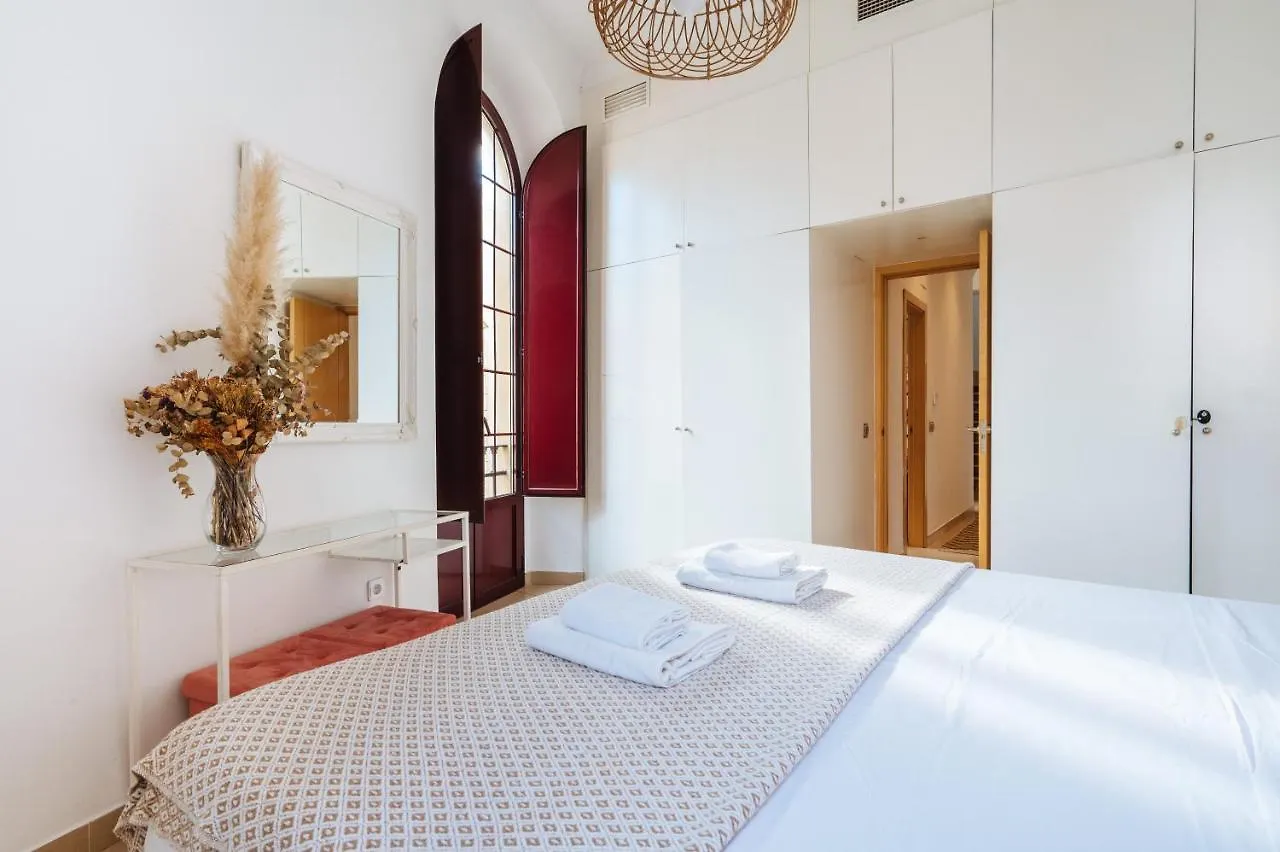 Homeyseville-Amazing Penthouse Giralda Views 8 Pax, Parking Optional סביליה